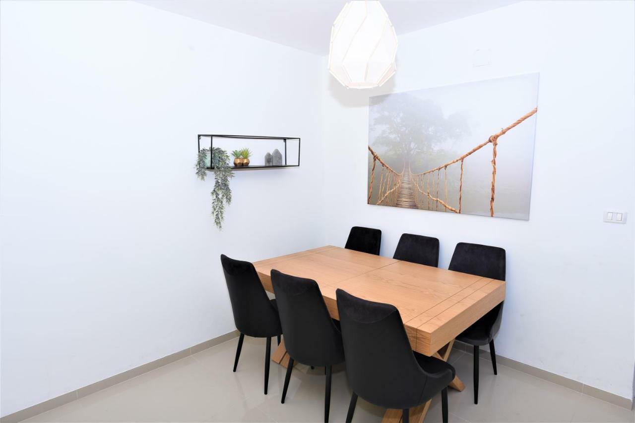 Aristone Luxury Apartment ティベリア エクステリア 写真